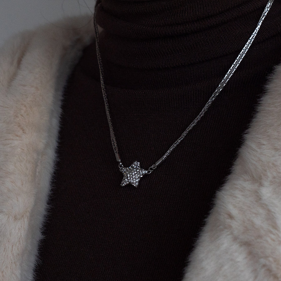 Magnetic Five-pointed Star Necklace