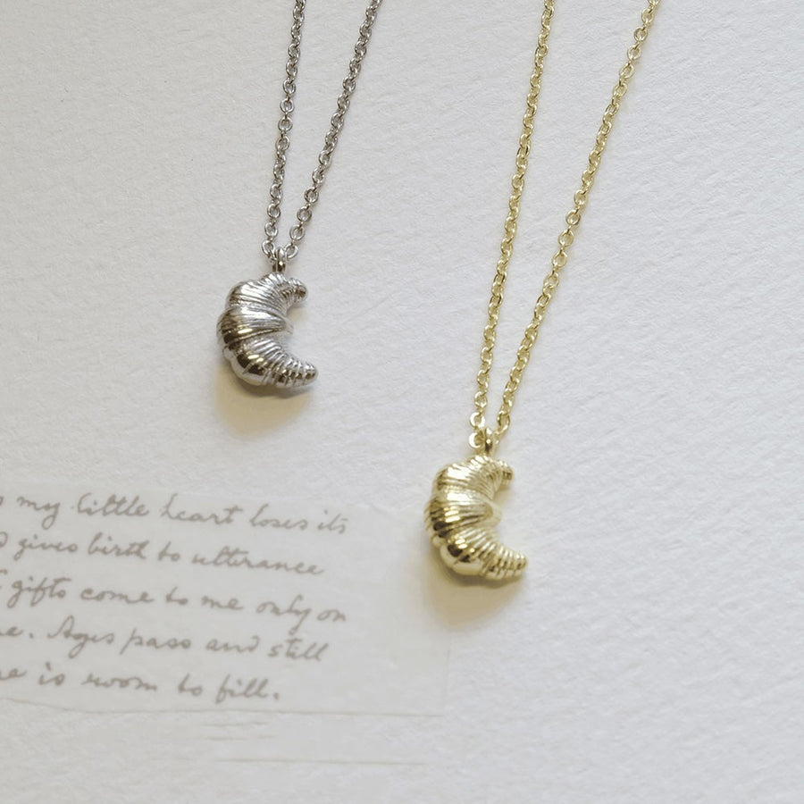 Croissant Simple Clavicle Chain Necklace