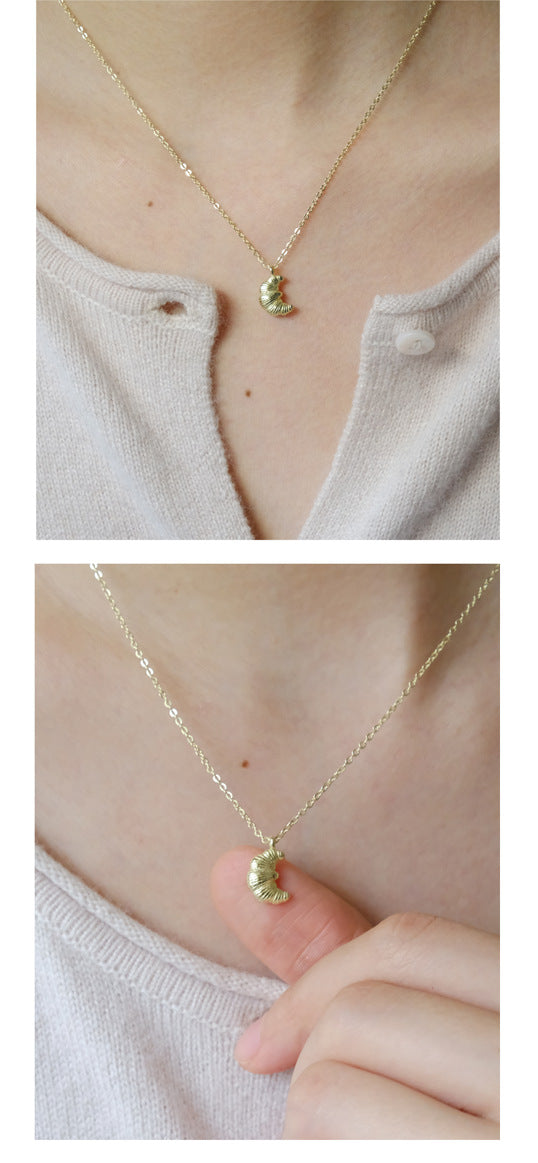 Croissant Simple Clavicle Chain Necklace