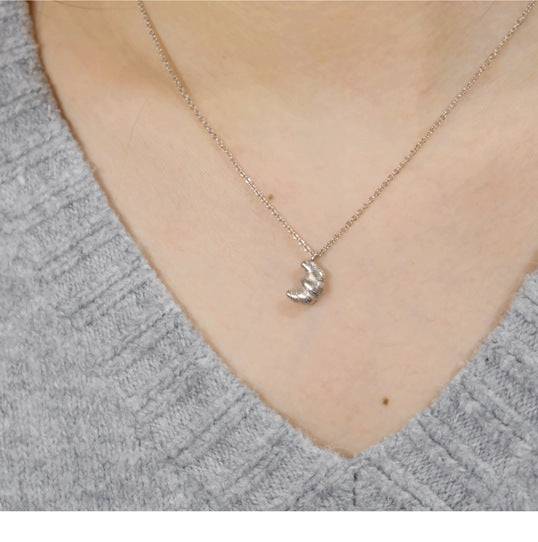 Croissant Simple Clavicle Chain Necklace