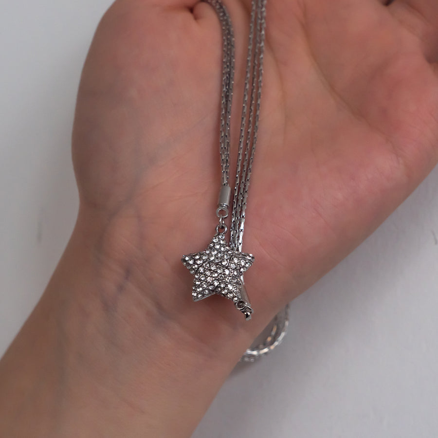 Magnetic Five-pointed Star Necklace