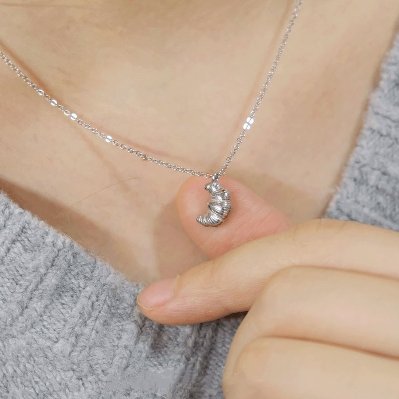Croissant Simple Clavicle Chain Necklace
